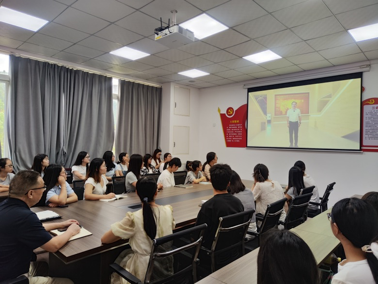 taptap点点体育开展“大国担当”思政大课观影活动